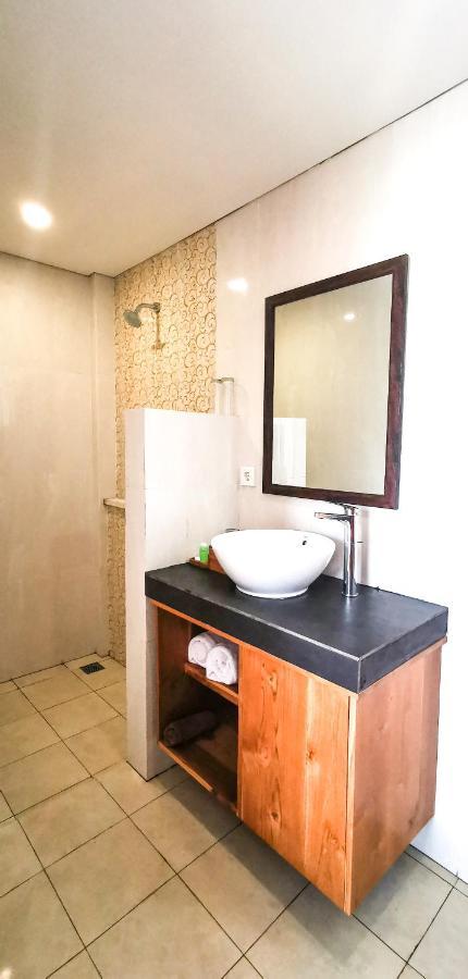 Santi Homestay Canggu Εξωτερικό φωτογραφία
